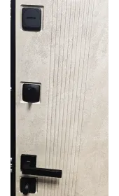 Черная квадратная ручка и накладки на замки