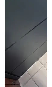 Два нижних черных молдинга