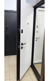 Дверь Империум в открытом положении