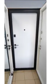 Общий вид двери Империум изнутри