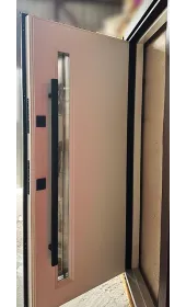 Двері Комо у відкритому положенні