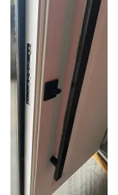 Нижний замок, ручка с внутренней стороны