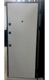 Дверь Мадиар в открытом положении