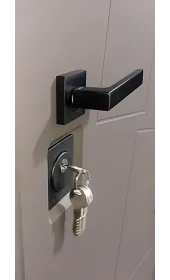 Нижний замок, ручка