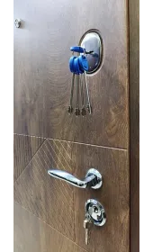 Вигляд замків ззовні дверного полотна