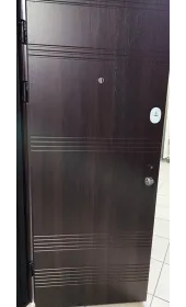Двері Скотленд у відкритому положенні Двері Скотленд у відкритому положенні