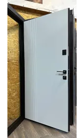 Двері Вестпро у відкритому положенні
