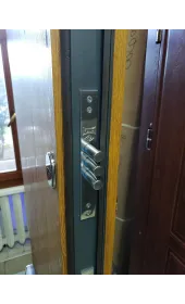 Усиленная пластина под ригеля замка Усиленная пластина под ригеля замка